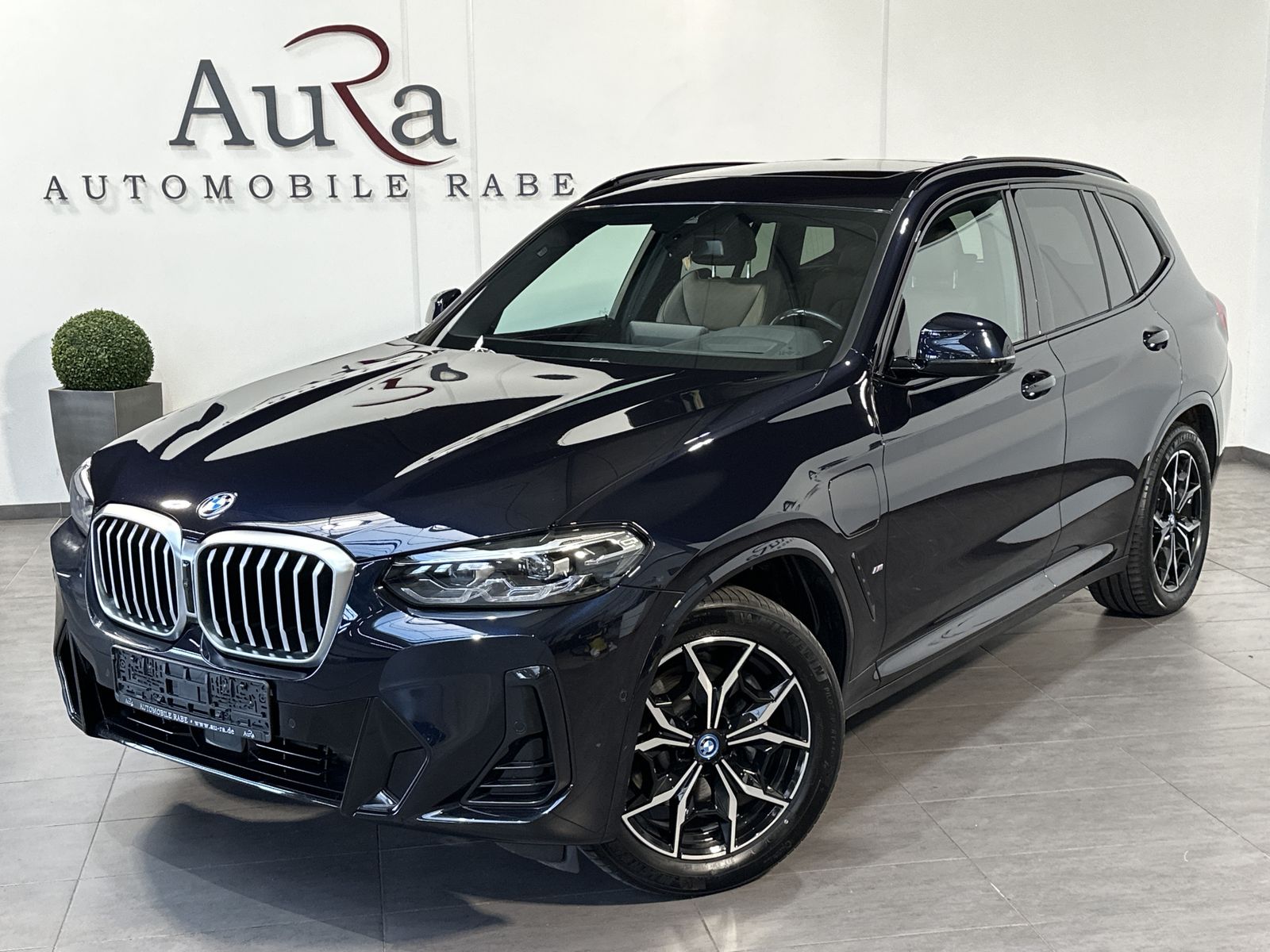 Fahrzeugabbildung BMW X3 xDrive30e M-Sport NAV+LED+360°+AHK+PANO+HEADU