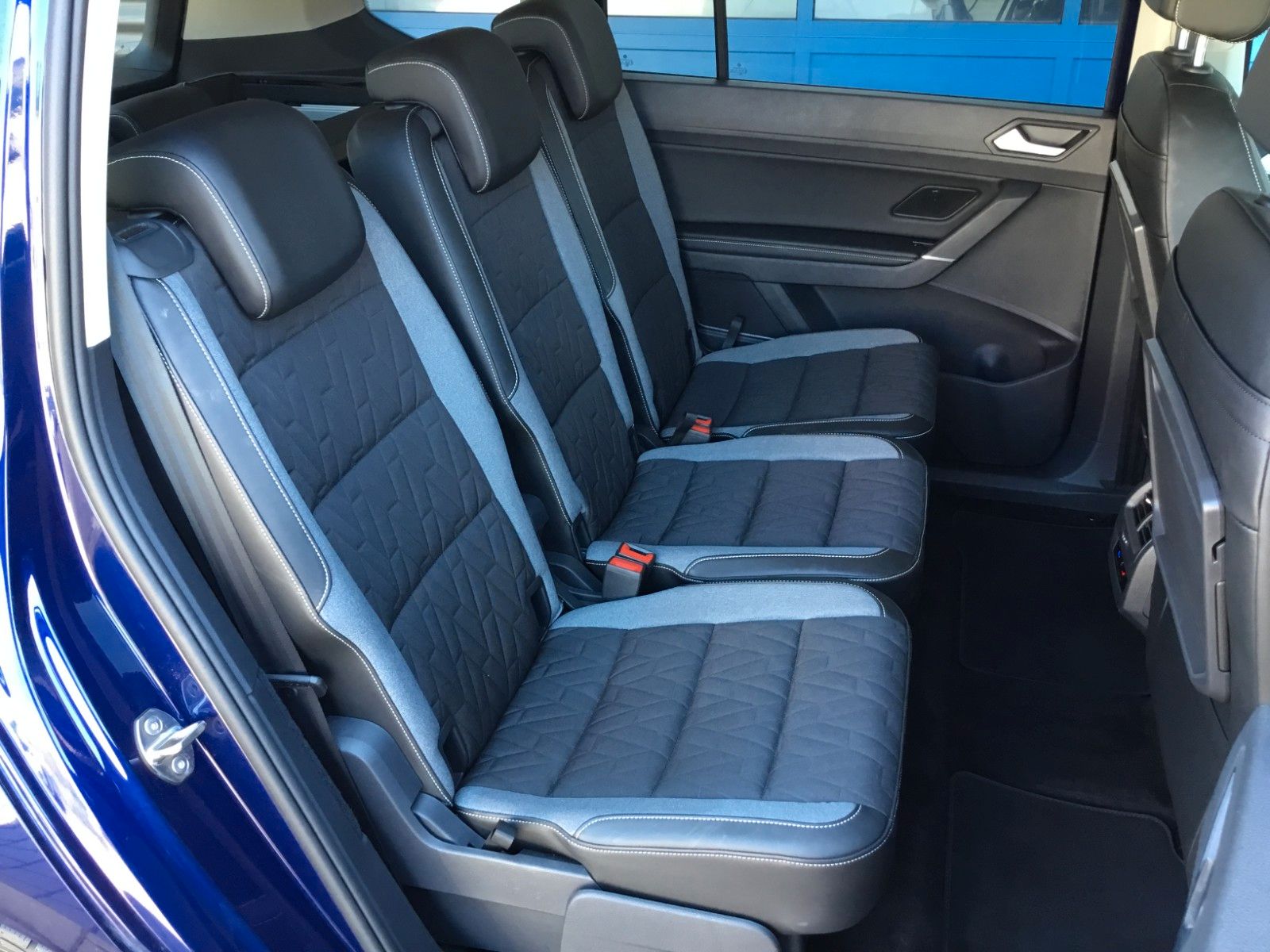 Fahrzeugabbildung Volkswagen Touran 1.5 TSI DSG Goal+LED+AHK+7Sitzer+Kamera