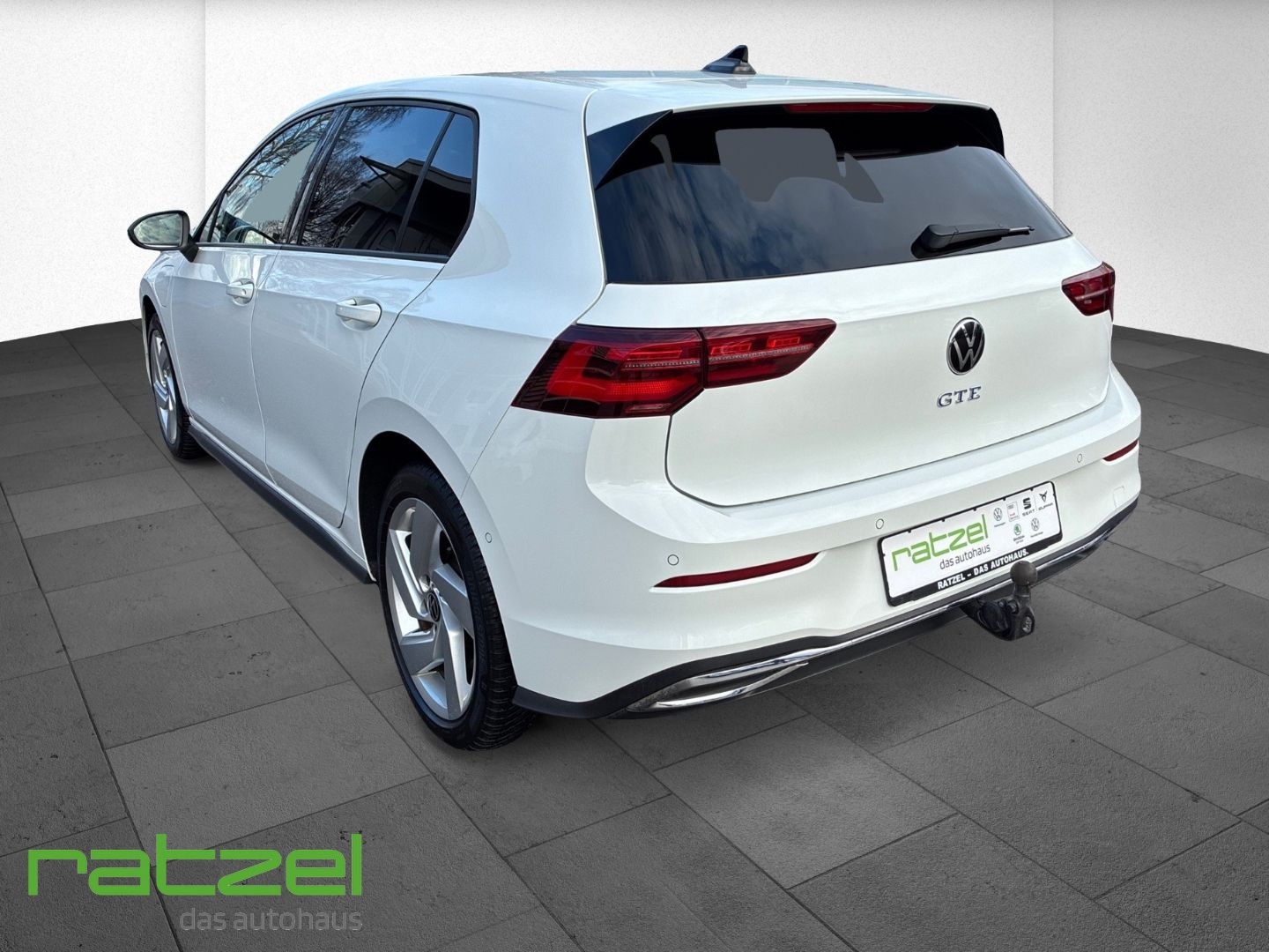 Fahrzeugabbildung Volkswagen Golf VIII GTE eHybrid 1.4 AHK Navi RFK Matrix LE