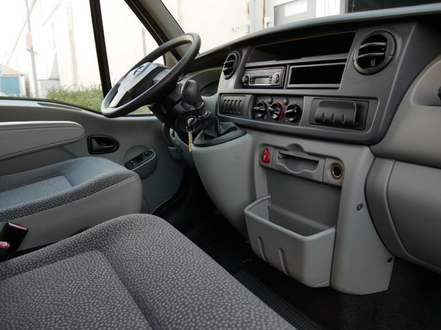 Fahrzeugabbildung Opel Movano 9 SITZER/ RAMPE ! ERST 90.000