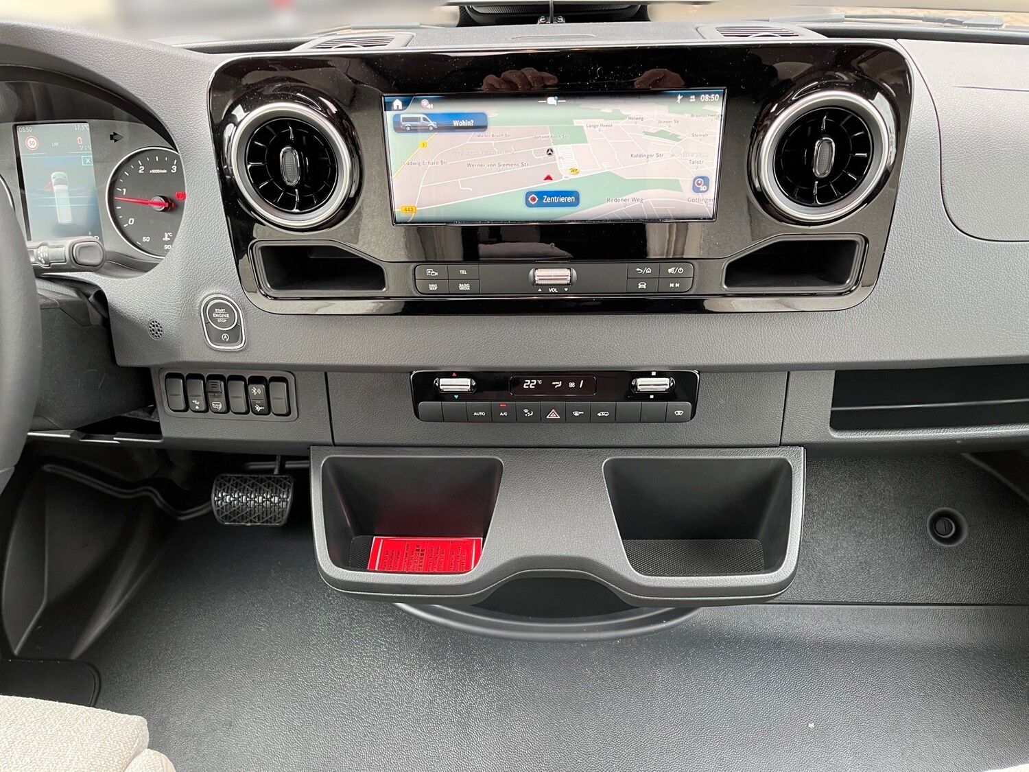 Fahrzeugabbildung HYMER / ERIBA / HYMERCAR Hymer B-MC T 680 Hymer BMC 680-T