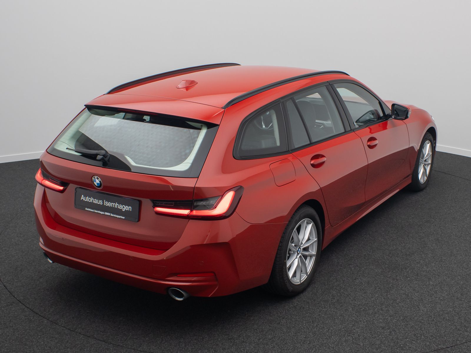 Fahrzeugabbildung BMW 320d xD DAB Alarm HUD HiFi Sportsitz Geschwindig