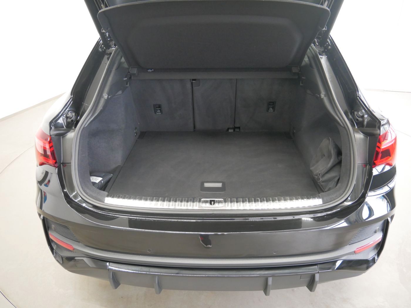 Audi Q3 Sportback 40 TDI quattro S line MATRIX PANO foto 7