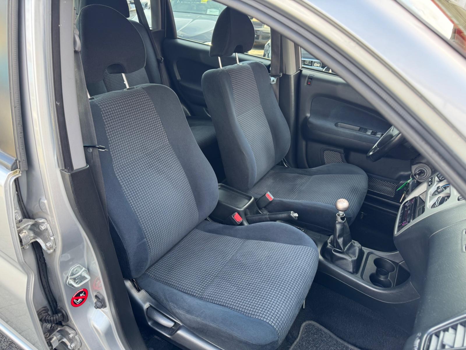 Honda HR-V 2004 — photo 15