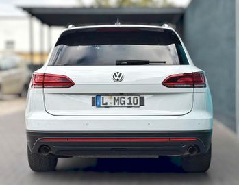Volkswagen Touareg - 7