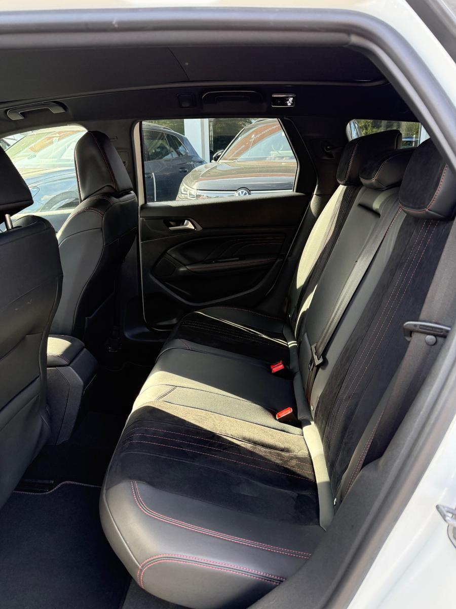 Peugeot 308 SW GT Diesel Pano Navi Kamera SHZ Alcantara