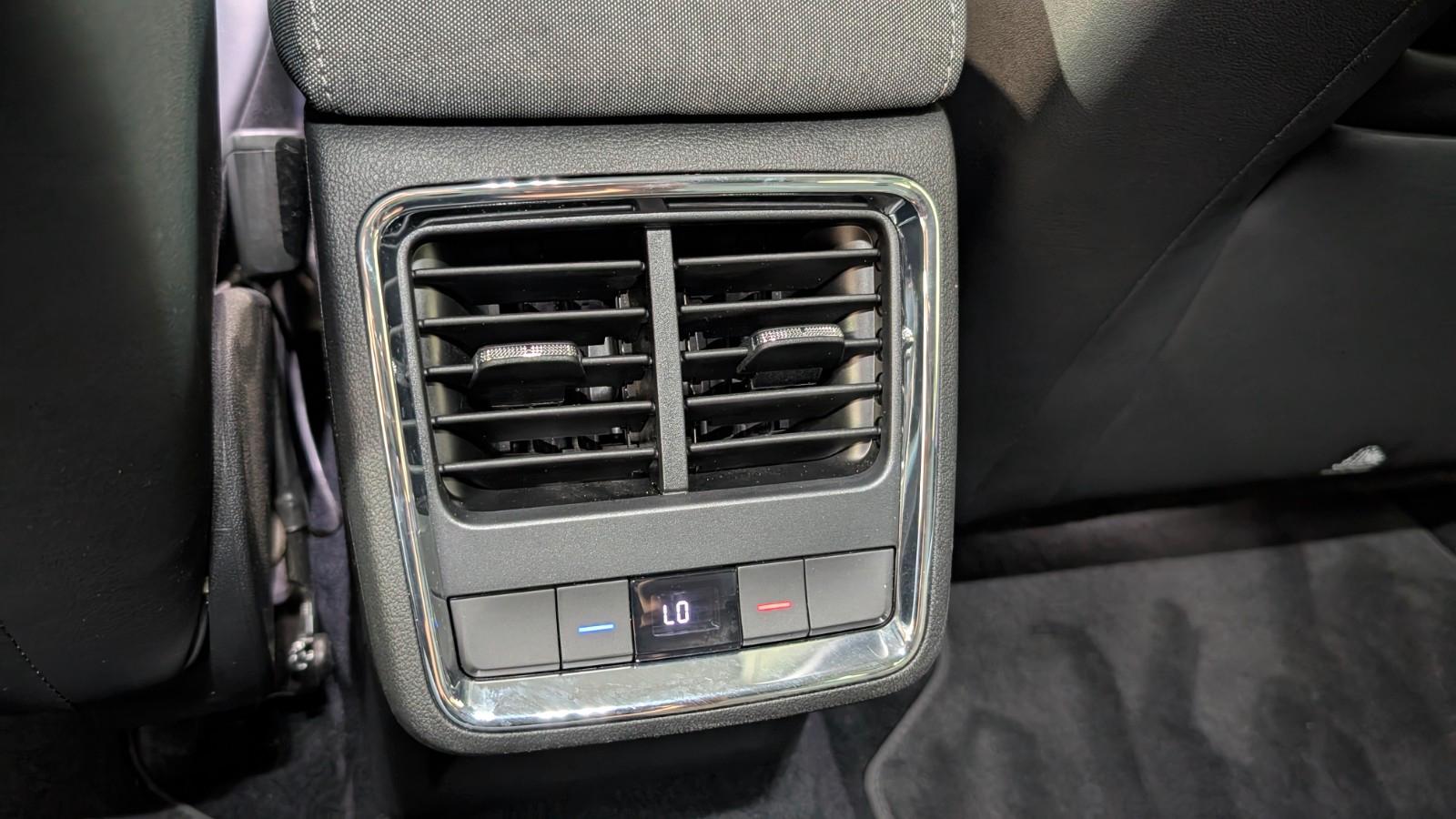 Skoda Enyaq 80 Loft ACC*LANE*KESSY*SIDE*SHZ*KAM*19"