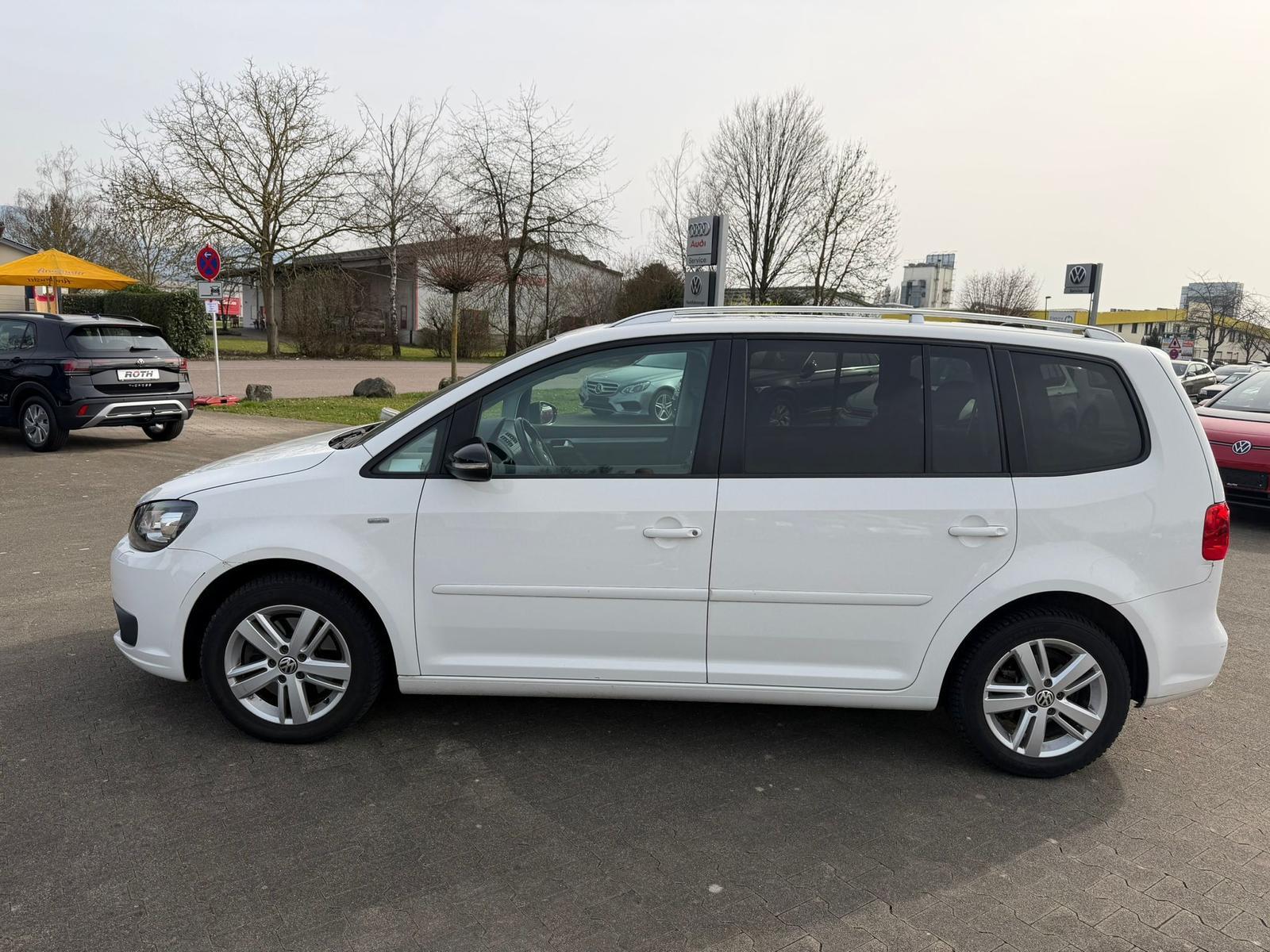 Volkswagen Touran 1.4 DSG  Match *Navi*Pano*Klima*Xenon*