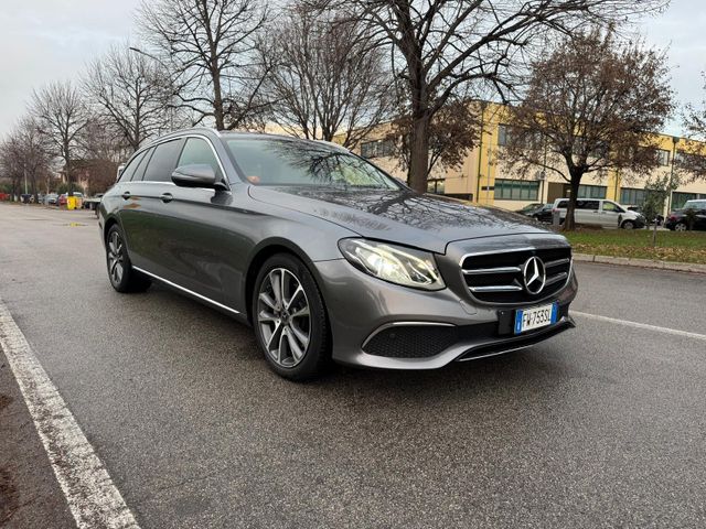 MERCEDES-BENZ E 220 d 4MATIC T Autom.