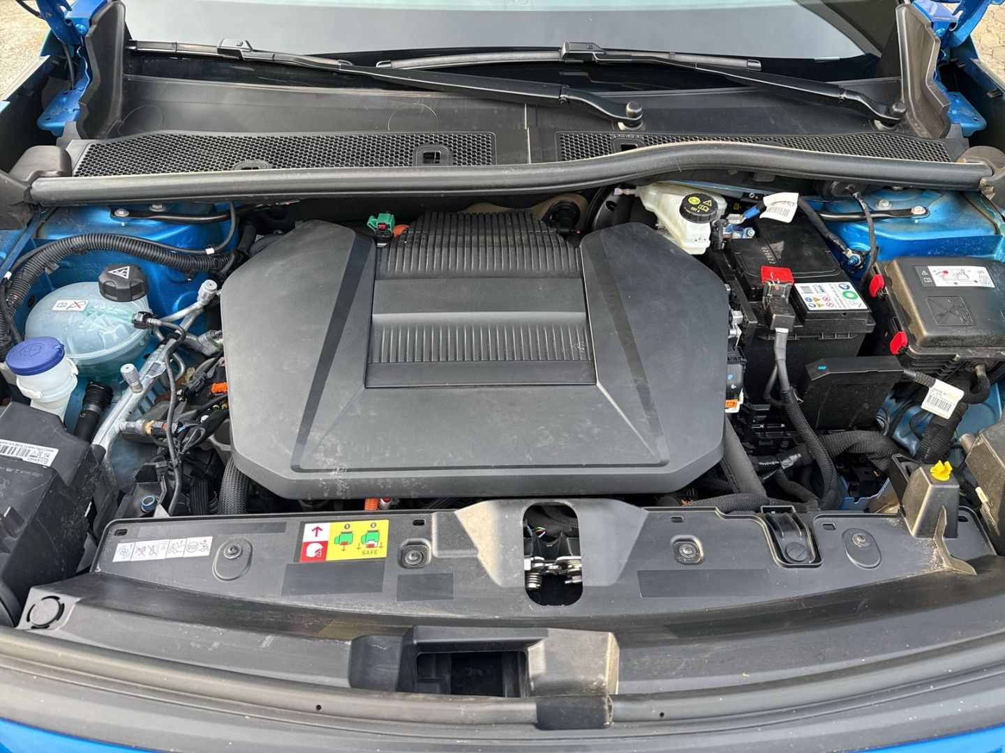 Fahrzeugabbildung Peugeot 2008 e- GT Pack El. Panodach Navi Leder Massages