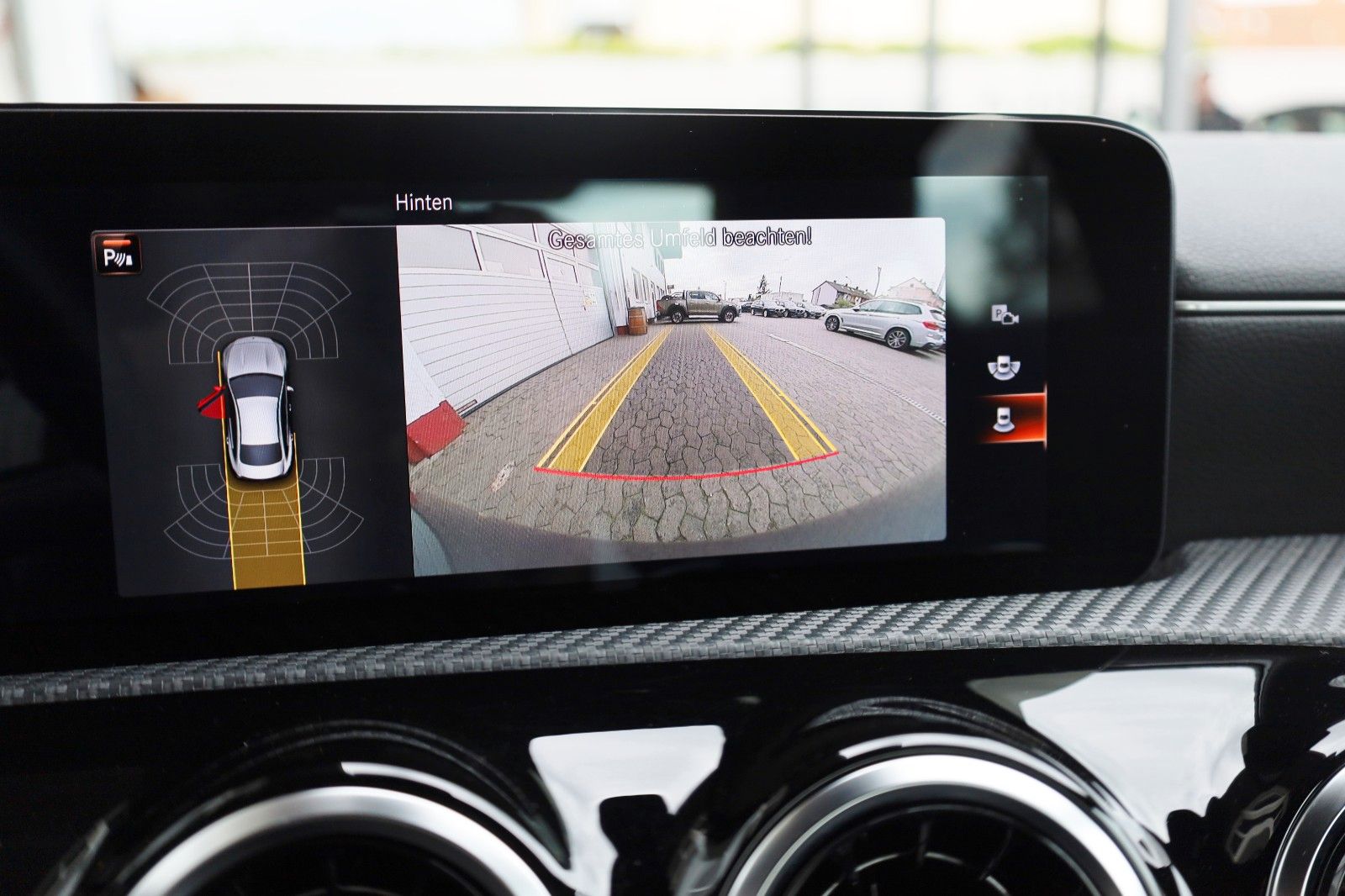 Fahrzeugabbildung Mercedes-Benz CLA 200 d, Navi, SH, Carplay, Kamera, Widescreen