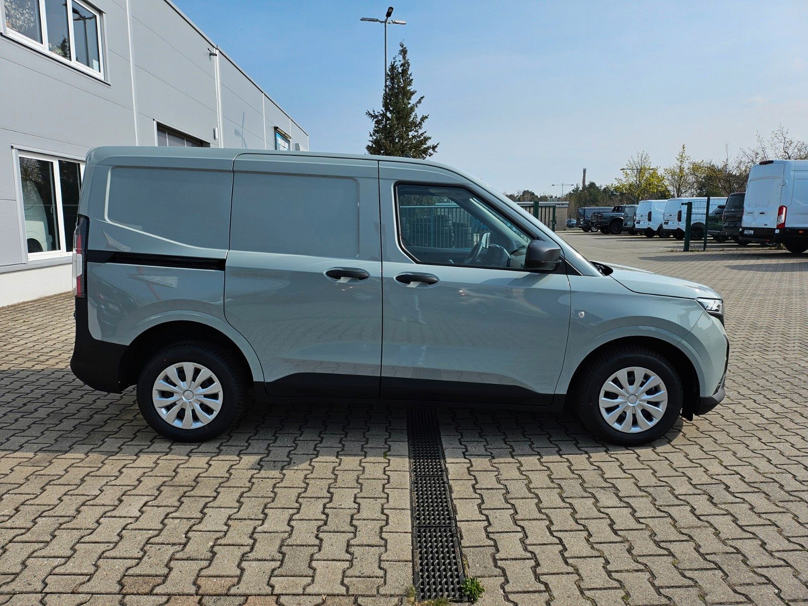 Fahrzeugabbildung Ford Transit Courier Trend