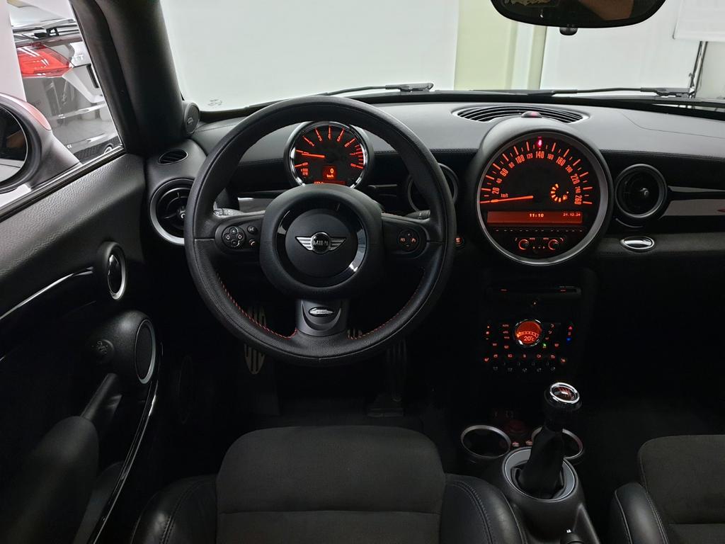 MINI John Cooper Works Coupé