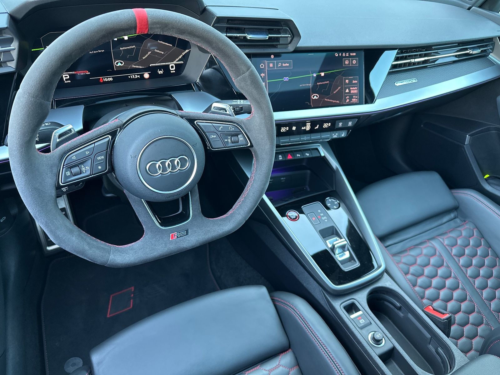 Fahrzeugabbildung Audi RS3 SpB 2.5 TFSI Qu NAV+LED+ACC+HEADUP+KAM+B&O