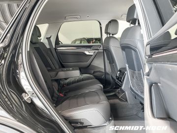 Volkswagen Touareg - 11