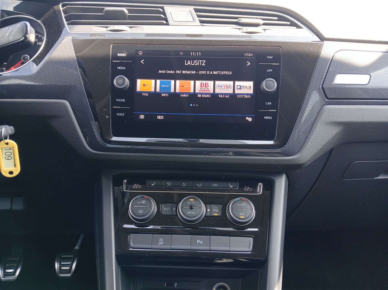 Fahrzeugabbildung Volkswagen Touran TSI United 7-Si Navi PDC SH LM