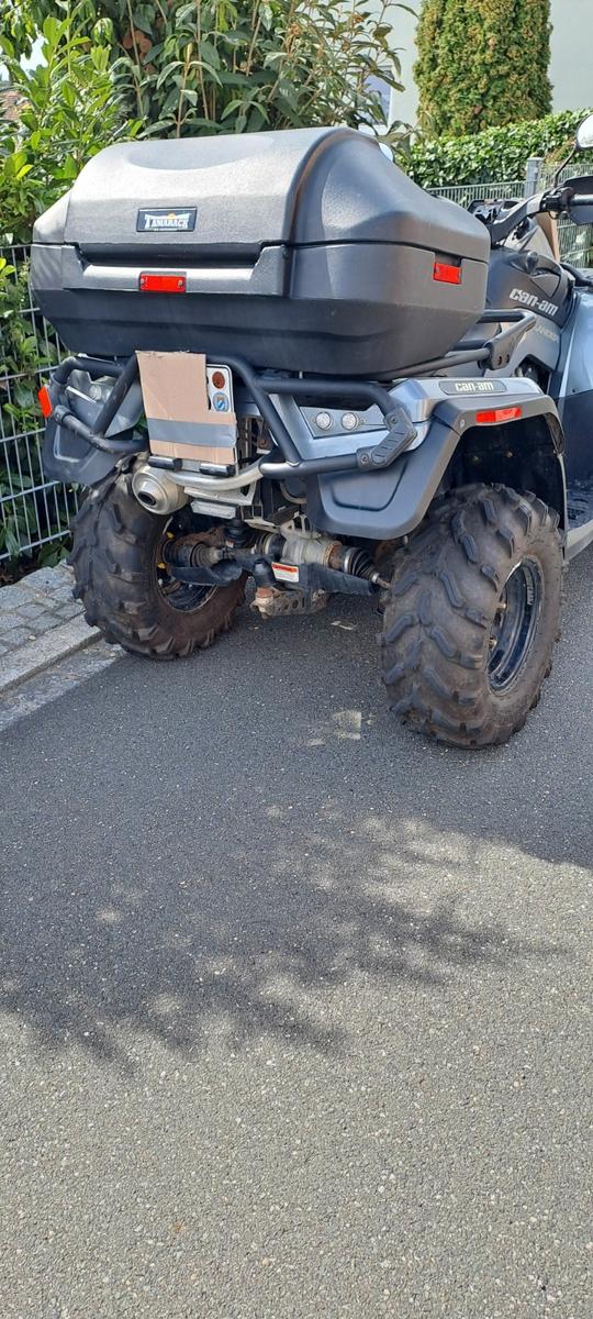 Can-Am Outlander 2010 — салон
