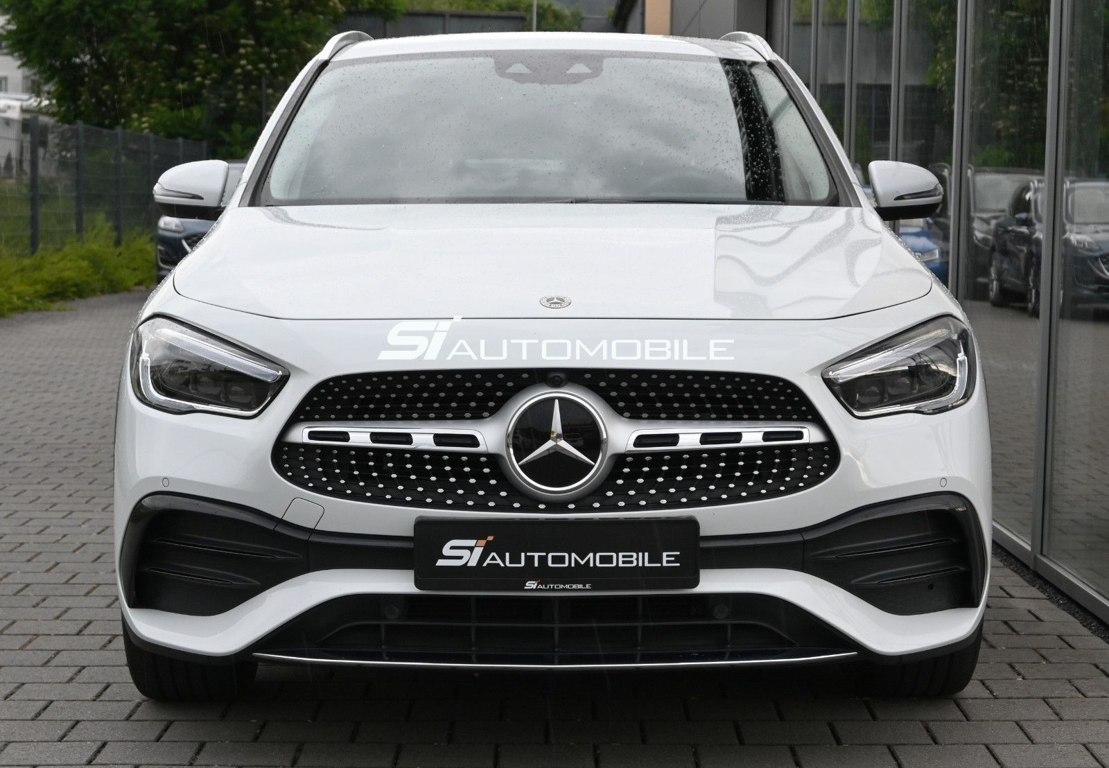 Fahrzeugabbildung Mercedes-Benz GLA 250 DCT AMG Line °DISTRONIC°HUD°STANDHEIZUNG