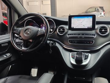 Mercedes V 220 - 10