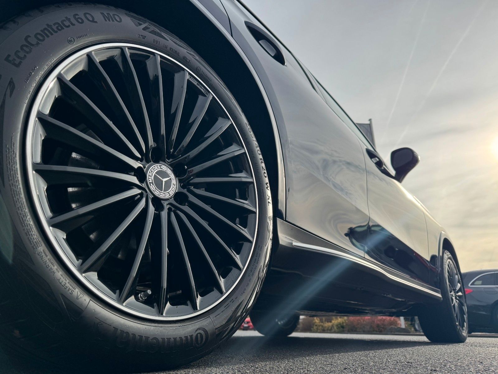 Fahrzeugabbildung Mercedes-Benz GLC 300 4M+AMG+Pano+Burm+360+Memory