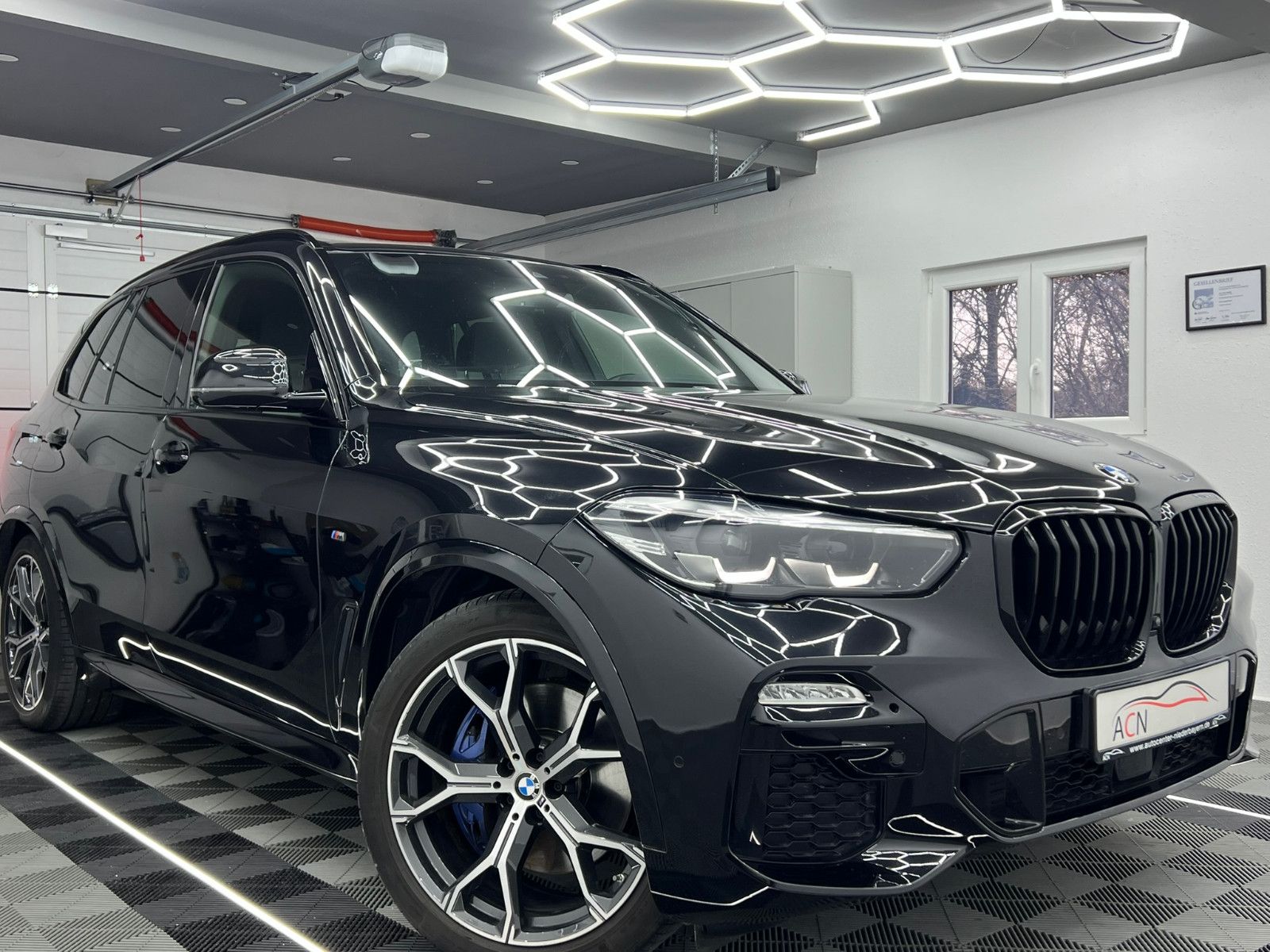 Fahrzeugabbildung BMW X5 xDrive 30 d M SPORT/DAB/AHK/ACC/360*/7-SITZER