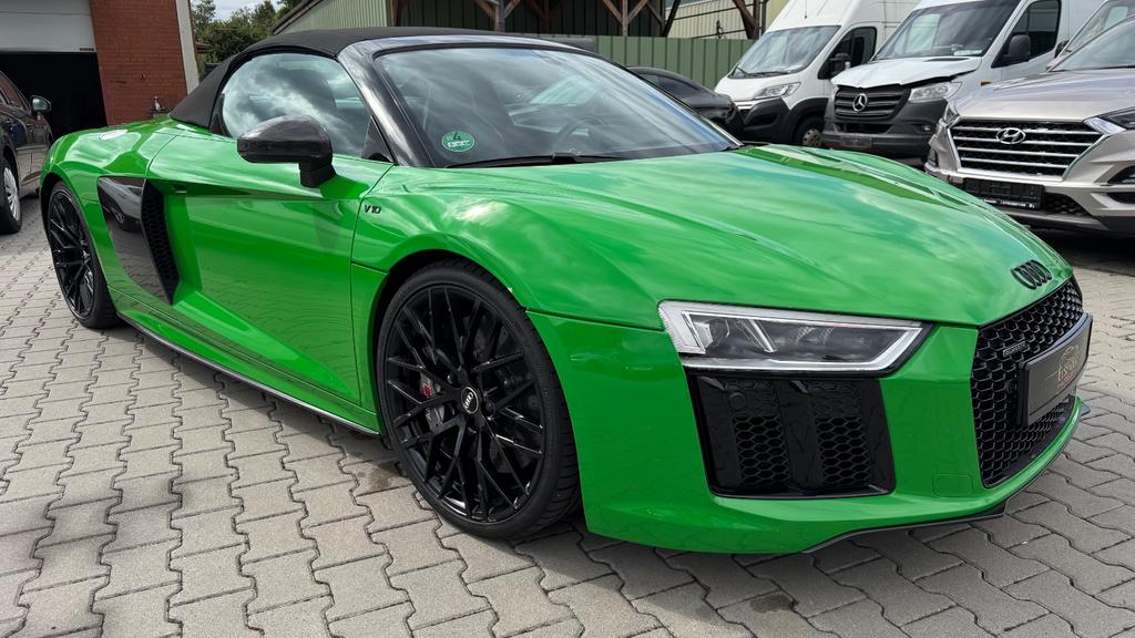 Audi R8