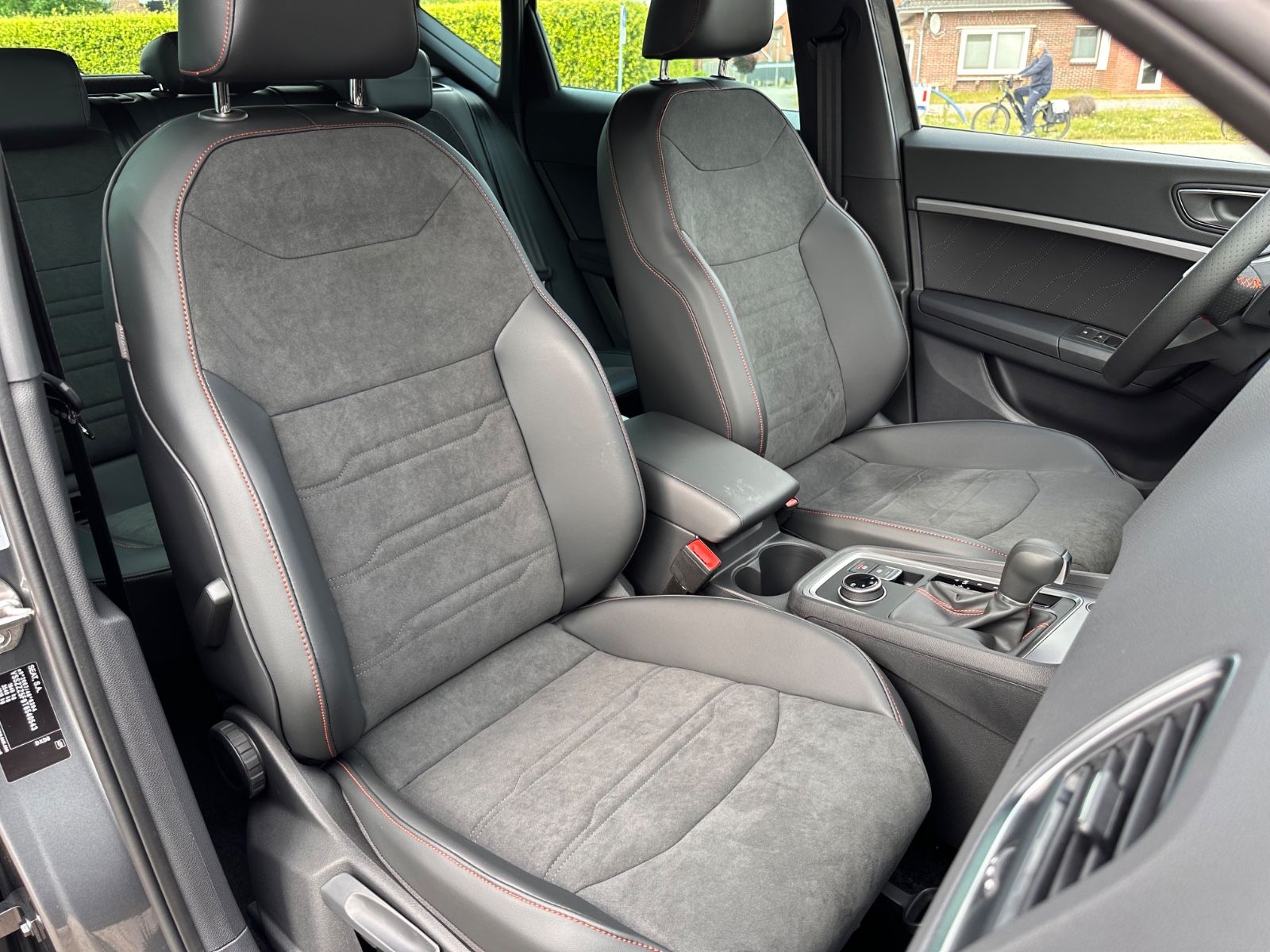 Fahrzeugabbildung SEAT Ateca FR 1.5 TSI DSG ACC/NAVI/LED/PDC/eHeck/SHZ