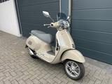 Vespa GTS 300 ABS ASR 1.Hd. nur 2400 Km - Vespa Motorräder in Bochum