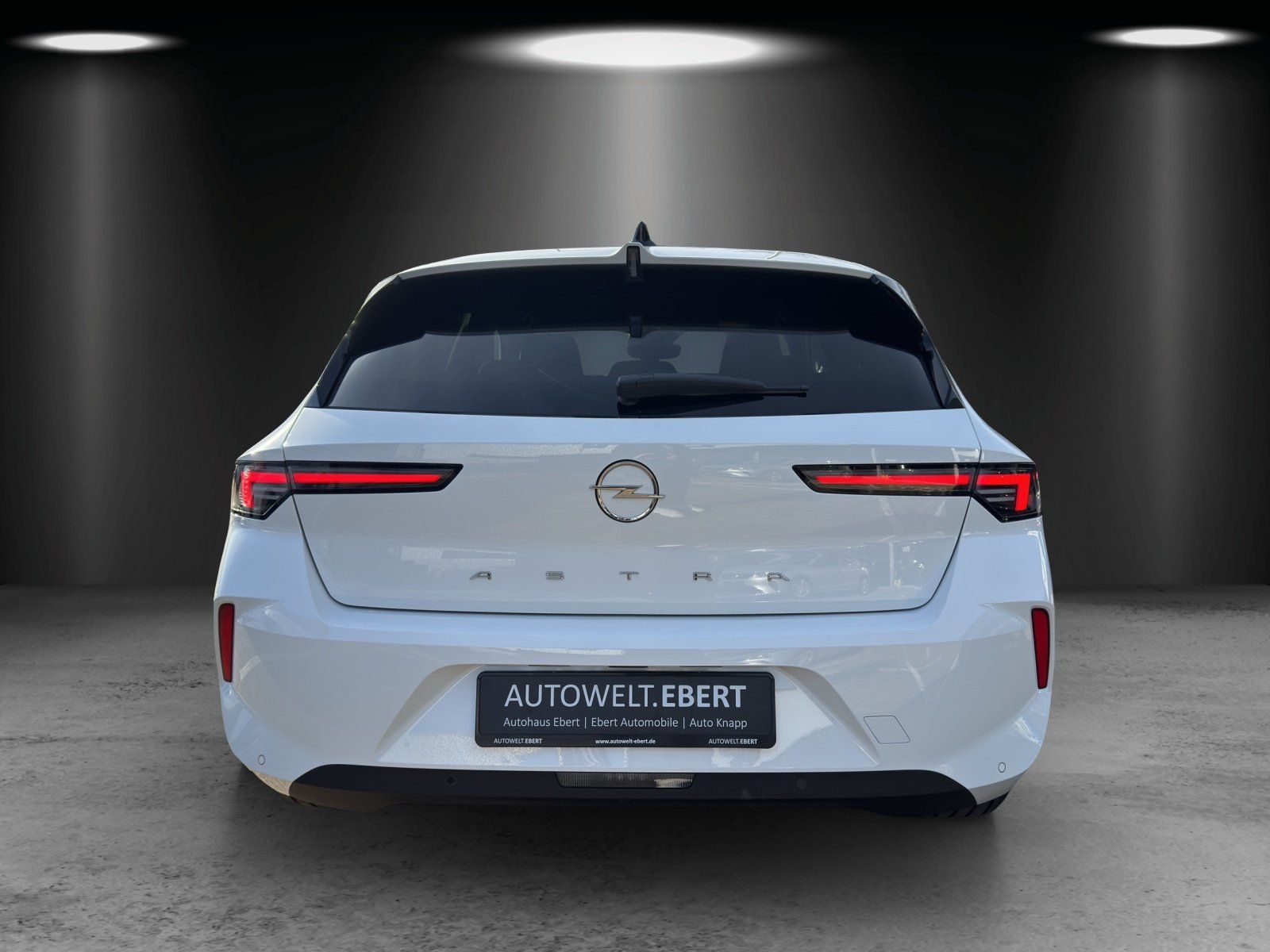 Fahrzeugabbildung Opel Astra 1,2 Turbo Edition AHK/KOMFORT/AGR-SITZ/PD