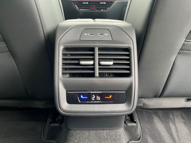Passat 1.5 eTSI DSG Business Kamera/AHK/Navi/Key