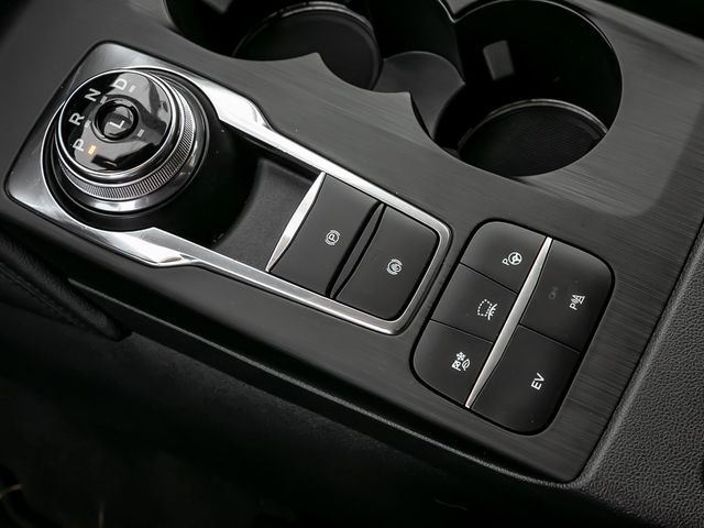 Ford Kuga Titanium X ABSTANDSTEMPOMAT LENK-PARKASSI.