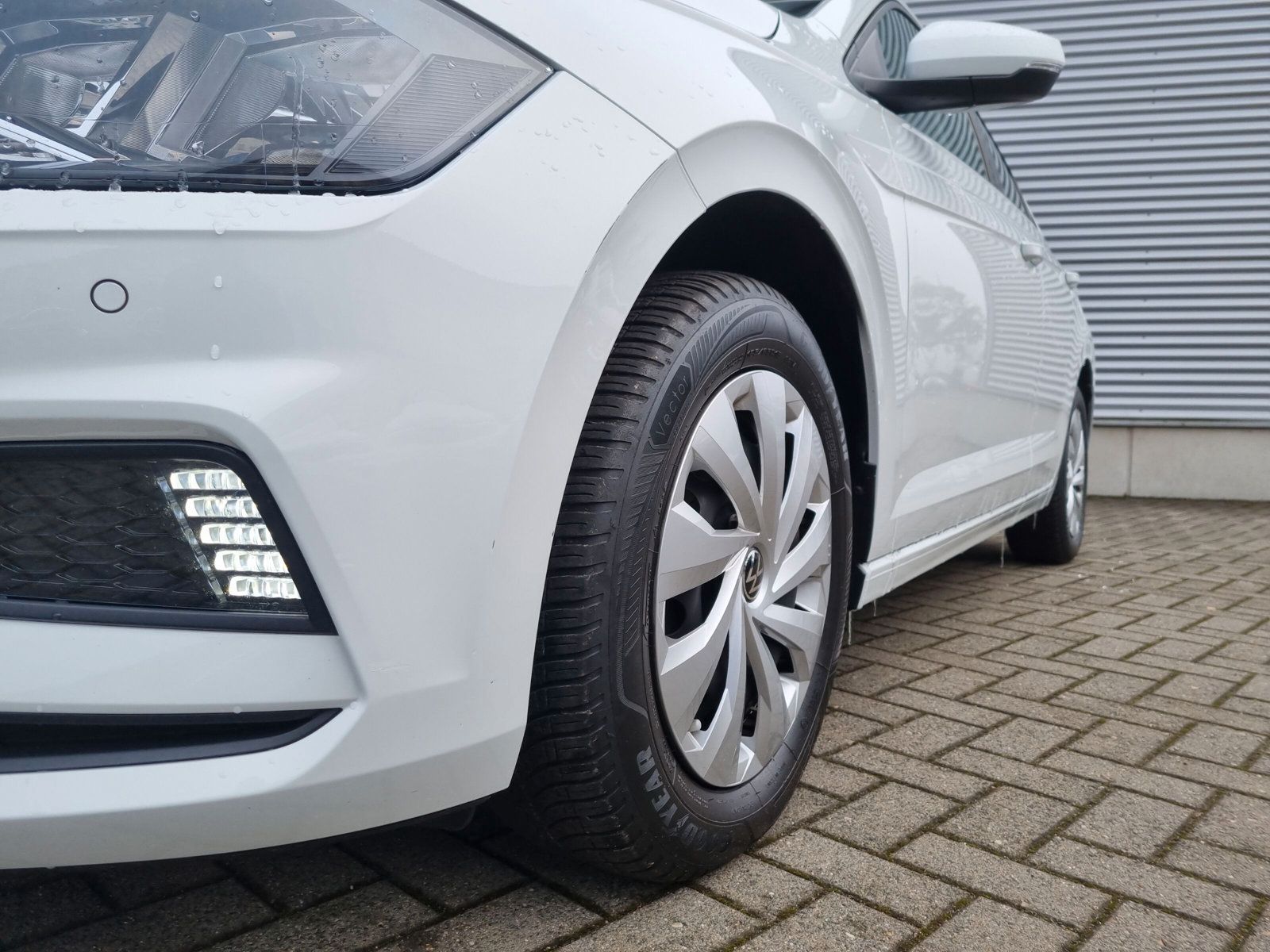 Fahrzeugabbildung Volkswagen Polo 1.0 Comfortline APP PDC SHZ KLIMA