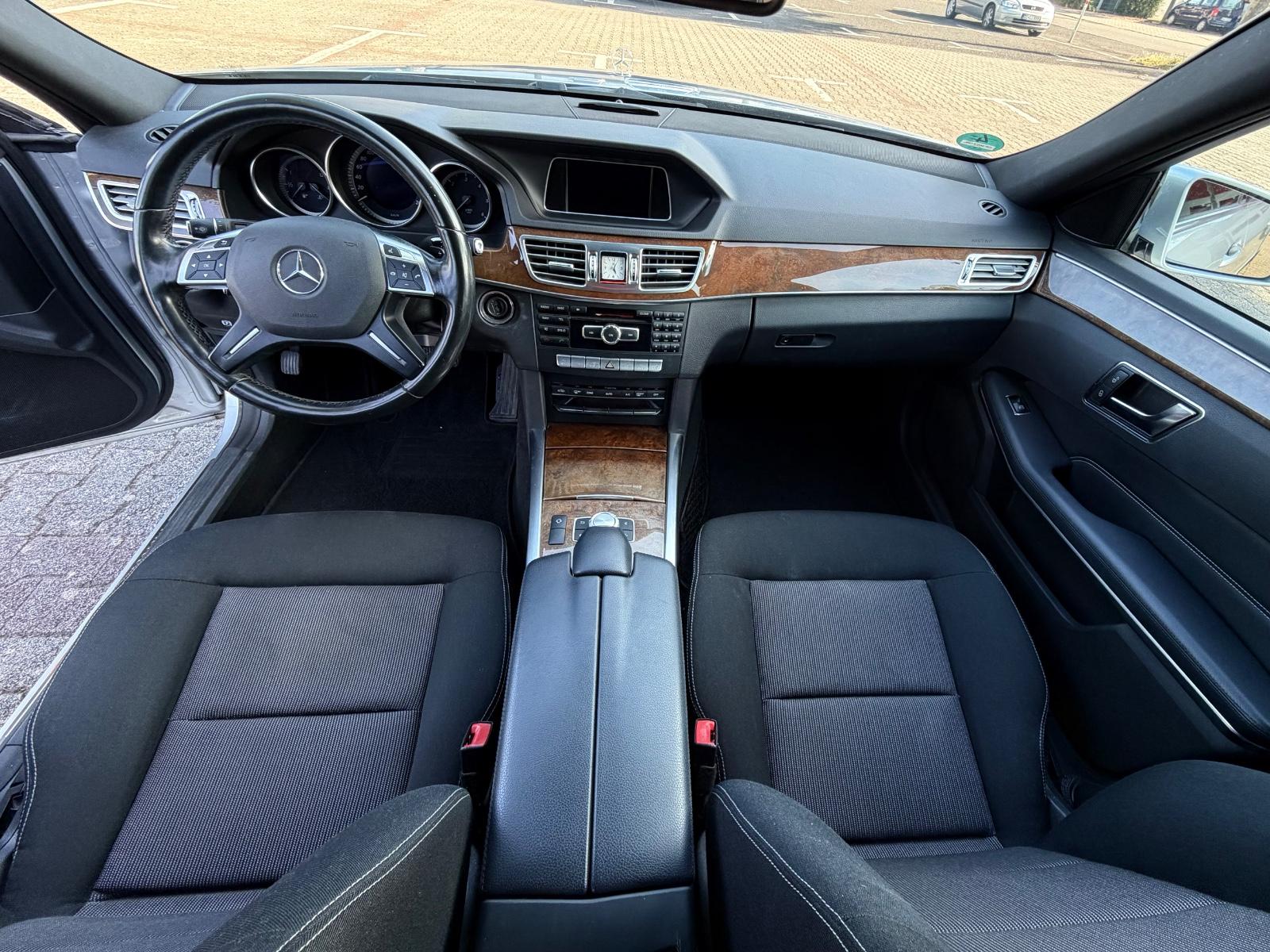 Mercedes-Benz E 220 BlueTEC T Automatik