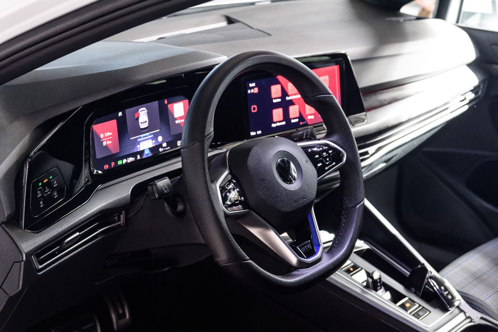 Fahrzeugabbildung Volkswagen Golf VIII Lim. GTE eHybrid +DSG+Navi+ACC