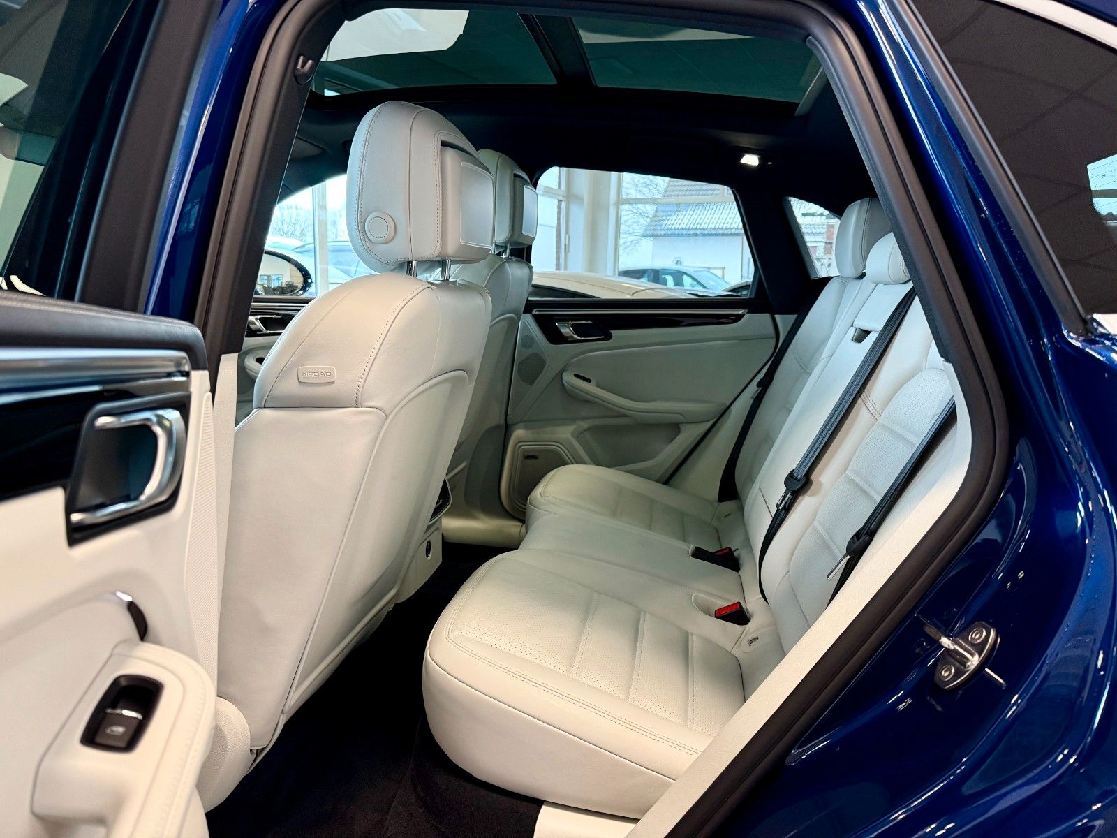 Fahrzeugabbildung Porsche Macan S Luftfederung/Panorama/ACC/SportChrono