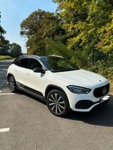Mercedes-Benz PROGRESS*NIGHT*AHK*1.Hand*19 ZOLL*SOUND*AMBIENTE - Mercedes-Benz GLA 200 aus 2021