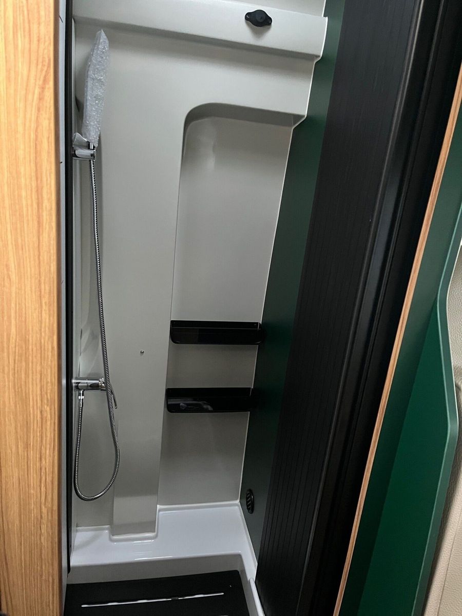 Fahrzeugabbildung Karmann Dexter 4x4 DE 560 AW Allrad, Alufelgen, RFK TZ