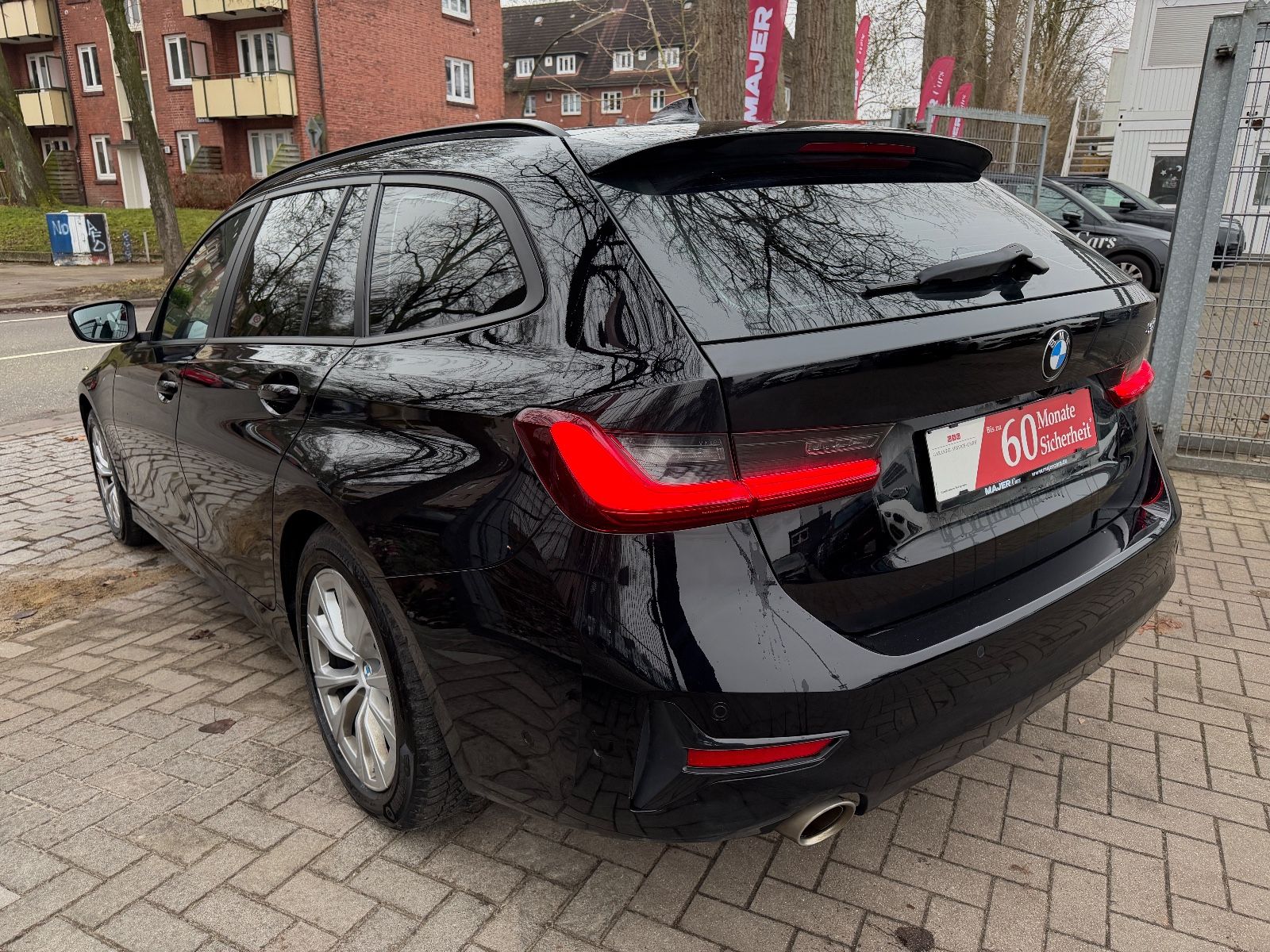 Fahrzeugabbildung BMW 318 3 Touring*LEDER*TEMPO*LED*APPLECAR*KAMERA*