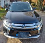 Mitsubishi Outlander 2.2 DI-D Plus ClearTec 4WD Plus - Mitsubishi Outlander Gebrauchtwagen in München