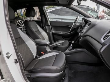 Hyundai i20 YES! Plus Kamera Pano. Spurhalteassistent