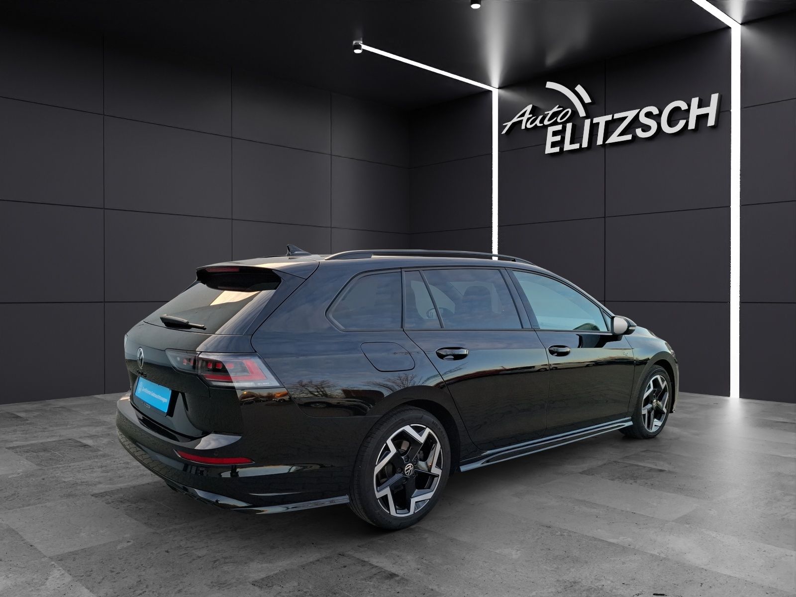 Fahrzeugabbildung Volkswagen Golf VIII Variant TSI R-Line Matrix Navi AID ACC