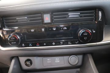 Fotografie des Nissan X-Trail 1.5 VC-T e-POWER e-4ORCE N-Connecta