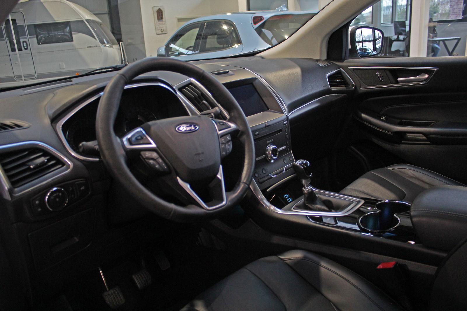 Ford Edge Titanium 4x4(PANO, Business Paket, Leder)