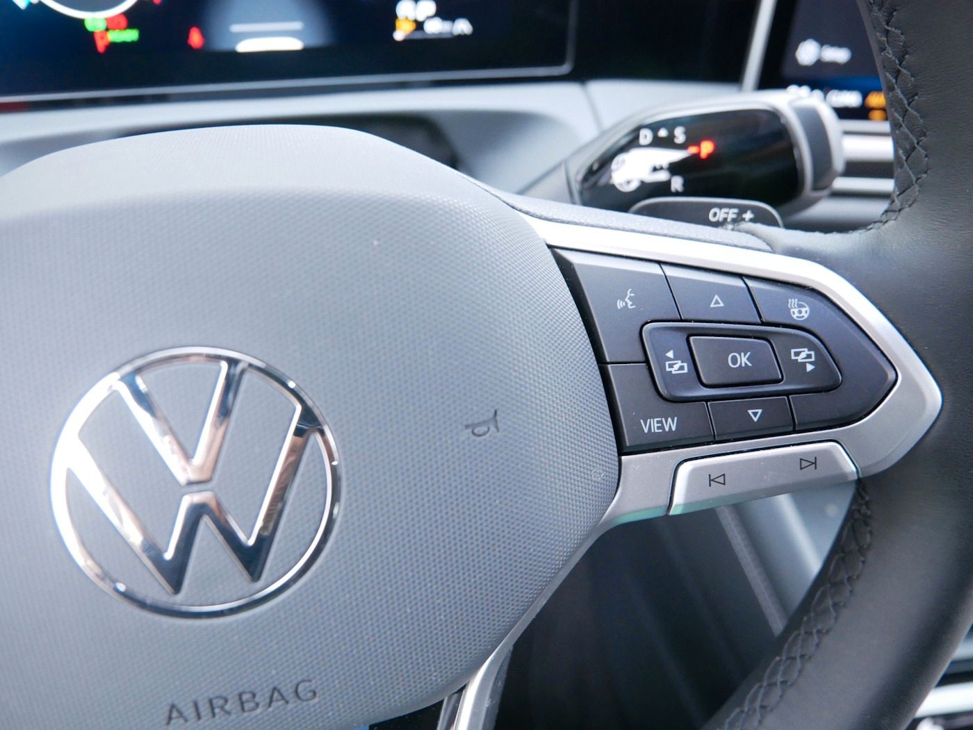 Fahrzeugabbildung Volkswagen Tiguan 1.5 eTSI Elegance NEU55T DSG Standheiz AH