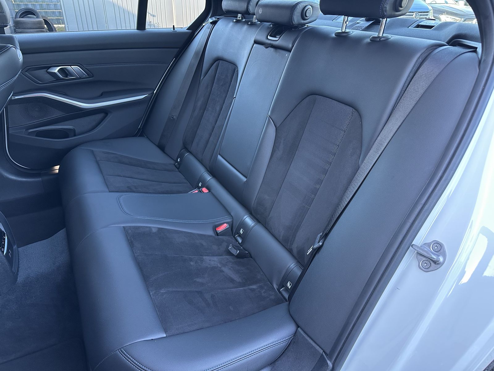 Fahrzeugabbildung BMW 330d Limousine M-Sport NAV+LED+19ZO+LIVE-COCKPIT