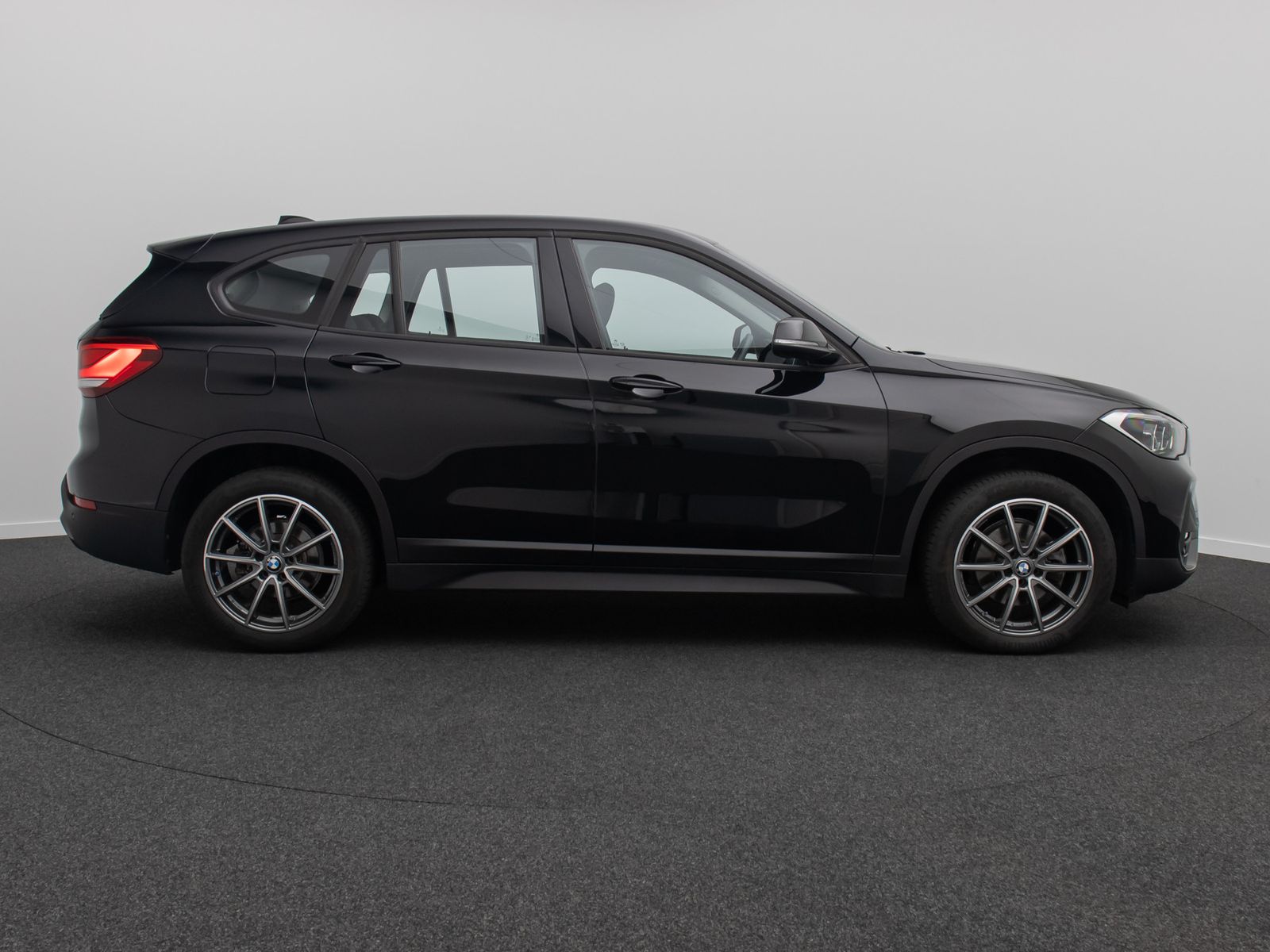 Fahrzeugabbildung BMW X1sD18i DAB HiFi Lenkrhzg DrivAssist Parkassist