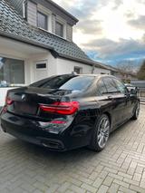 BMW G11 730d M Paket, Massage, Duft , Heck... - BMW 7er Reihe in Bremen