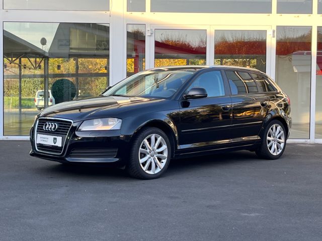 Audi A3 Sportback 1.6 Attraction /PDC / KLIMA /