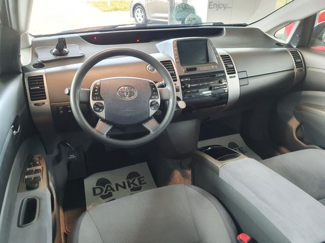 Toyota Prius Executive_8