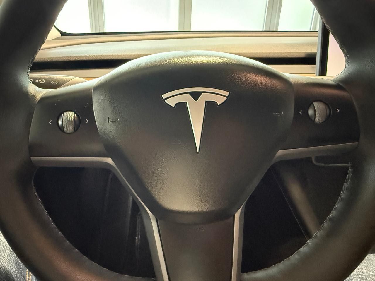 Tesla Model Y Long Range Dual AWD foto 15